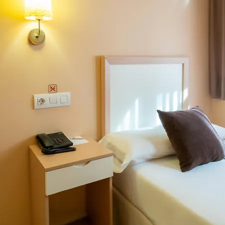 Otel La Mercado 3*