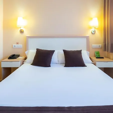 Otel La Mercado 3*